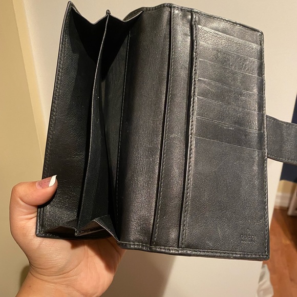 Gucci black leather heart wallet. - Picture 3 of 6